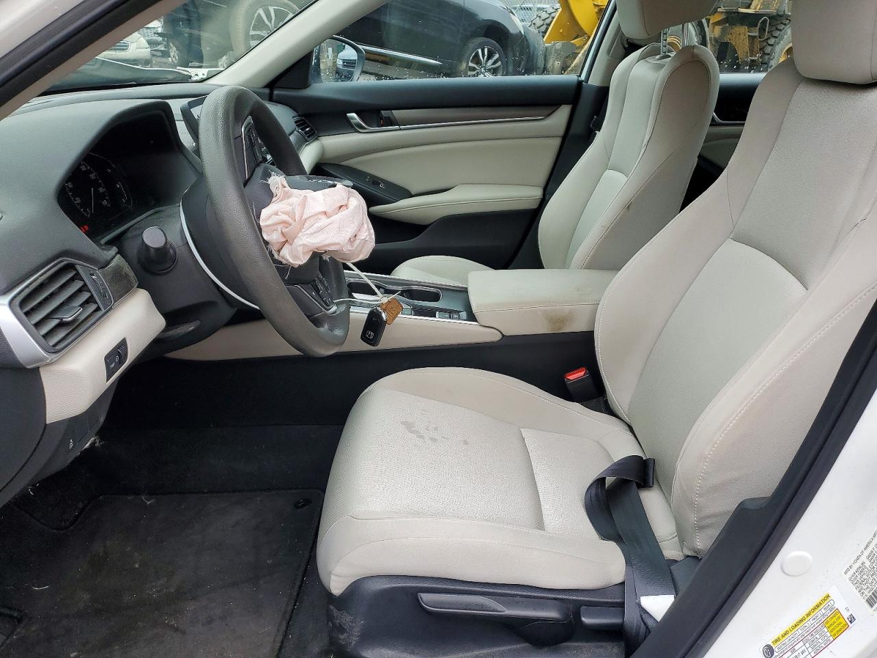 2018 HONDA ACCORD LX photo 13