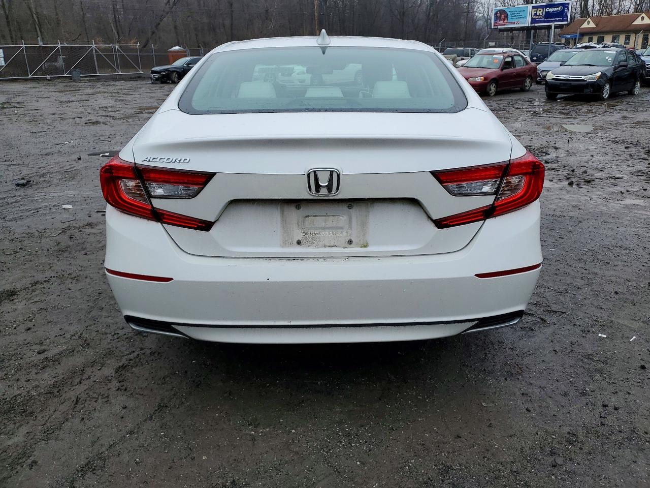 2018 HONDA ACCORD LX photo 11