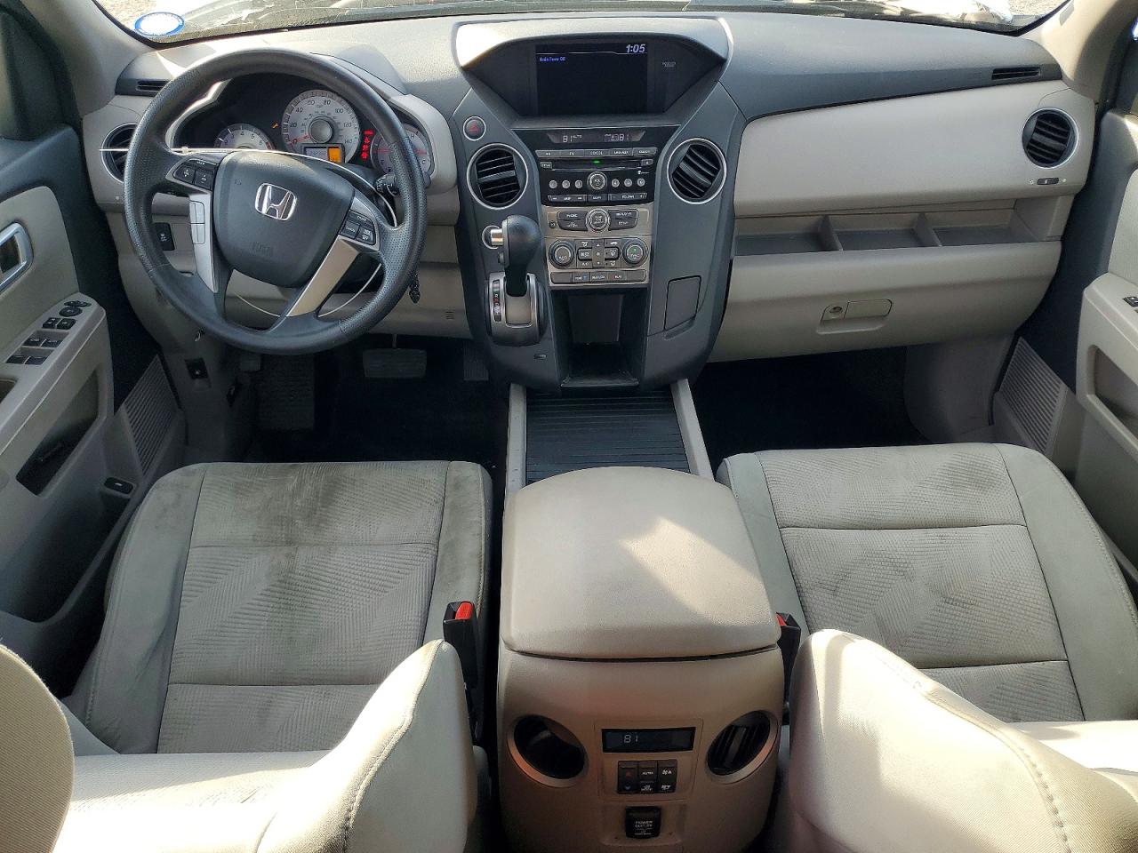2013 HONDA PILOT LX photo 22