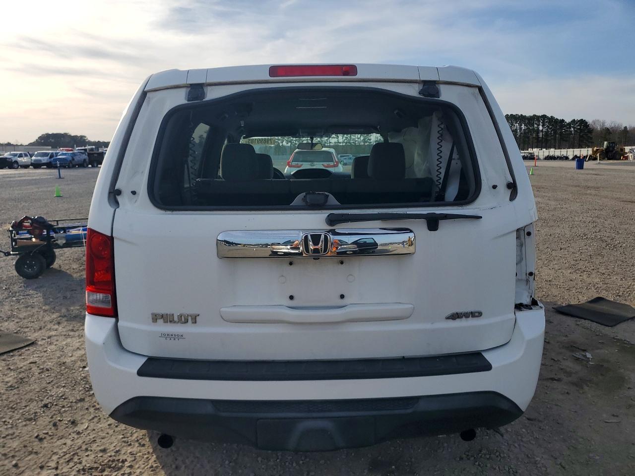 2013 HONDA PILOT LX photo 16