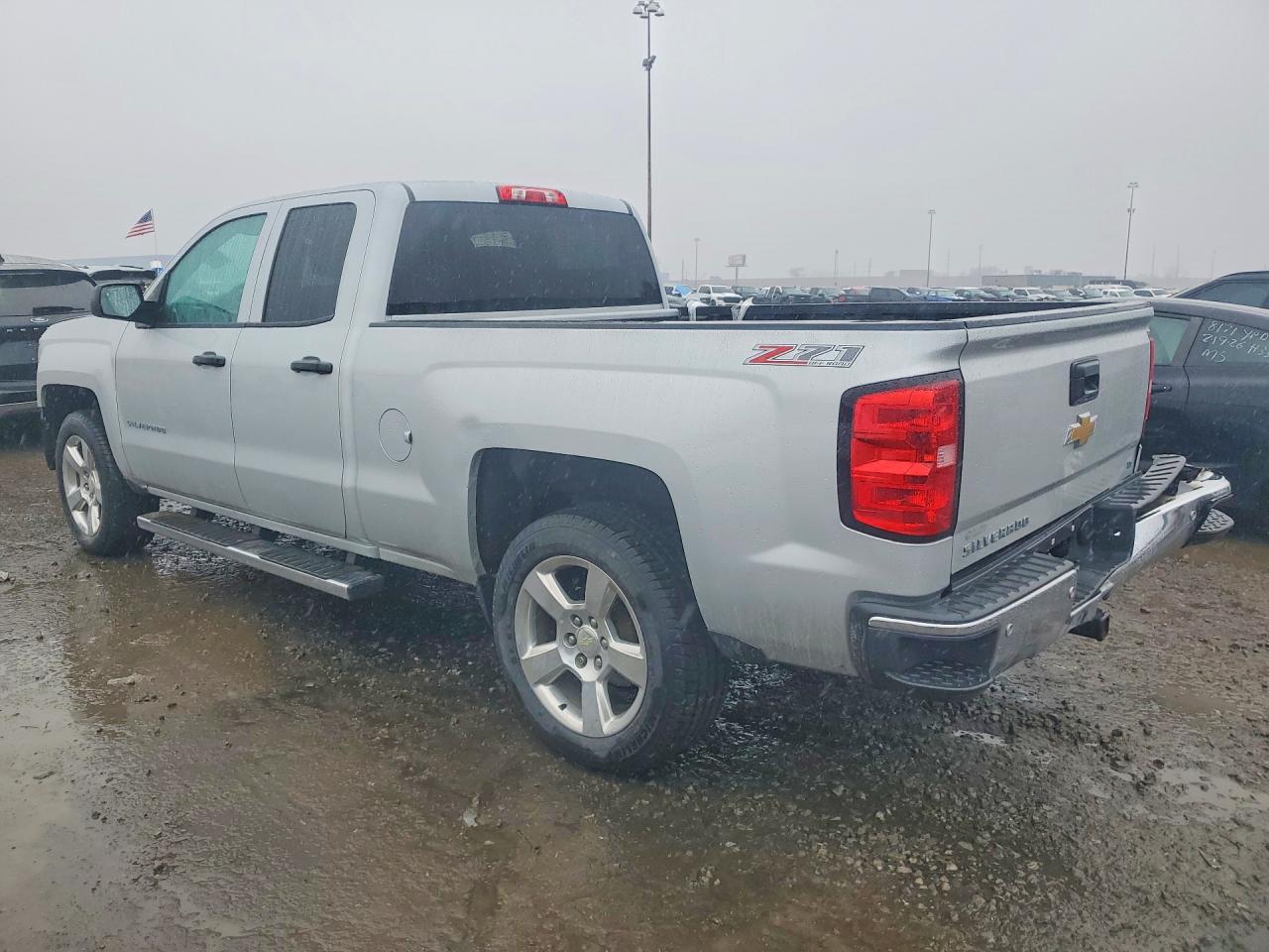 2014 CHEVROLET SILVERADO K1500 LT photo 2