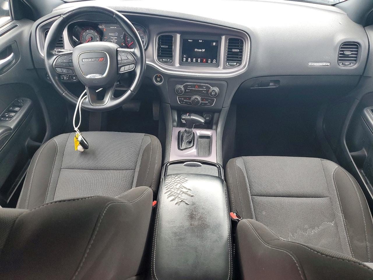 2020 DODGE CHARGER SXT photo 8