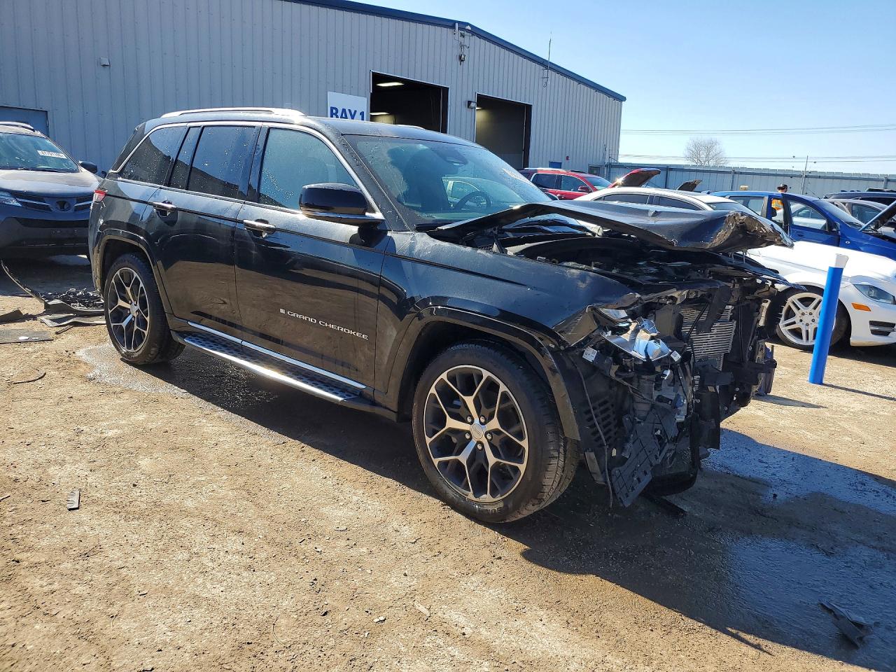 2022 JEEP GRAND CHEROKEE SUMMIT photo 4