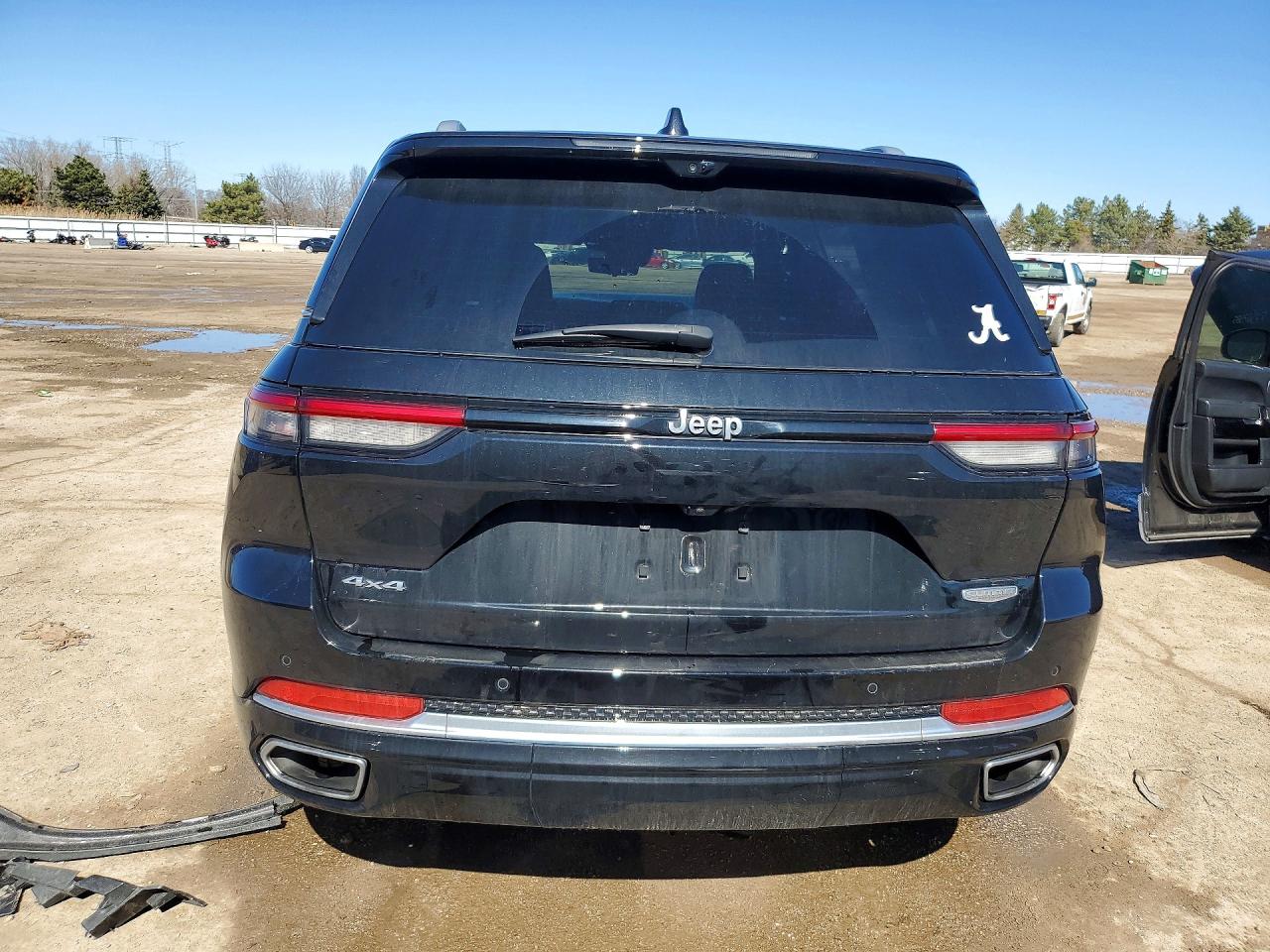 2022 JEEP GRAND CHEROKEE SUMMIT photo 6