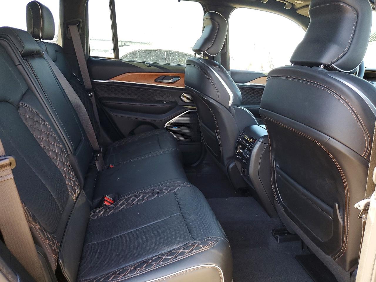 2022 JEEP GRAND CHEROKEE SUMMIT photo 10
