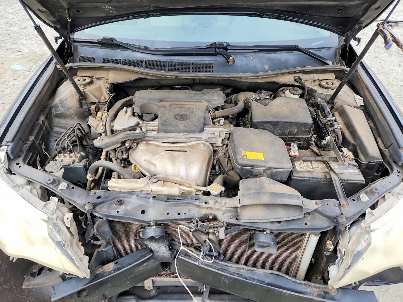 2013 TOYOTA CAMRY LE photo 21