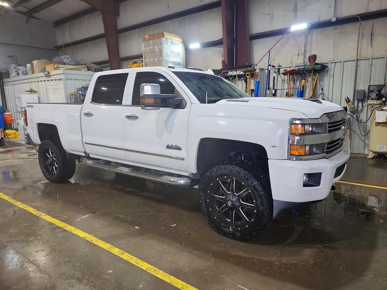 2017 CHEVROLET SILVERADO K2500 HIGH COUNTRY photo 7