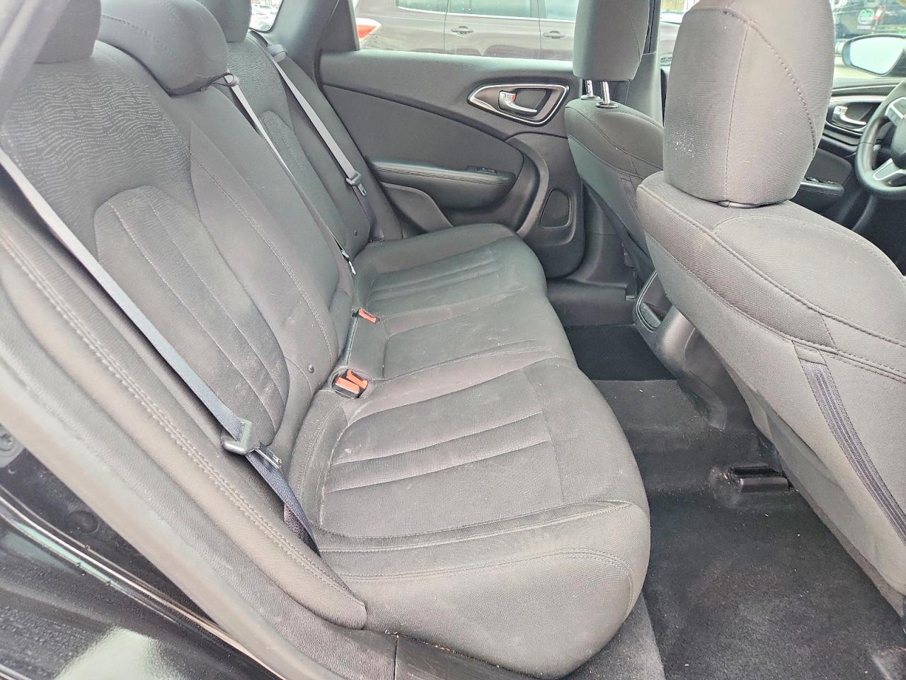 2016 CHRYSLER 200 LIMITED photo 19