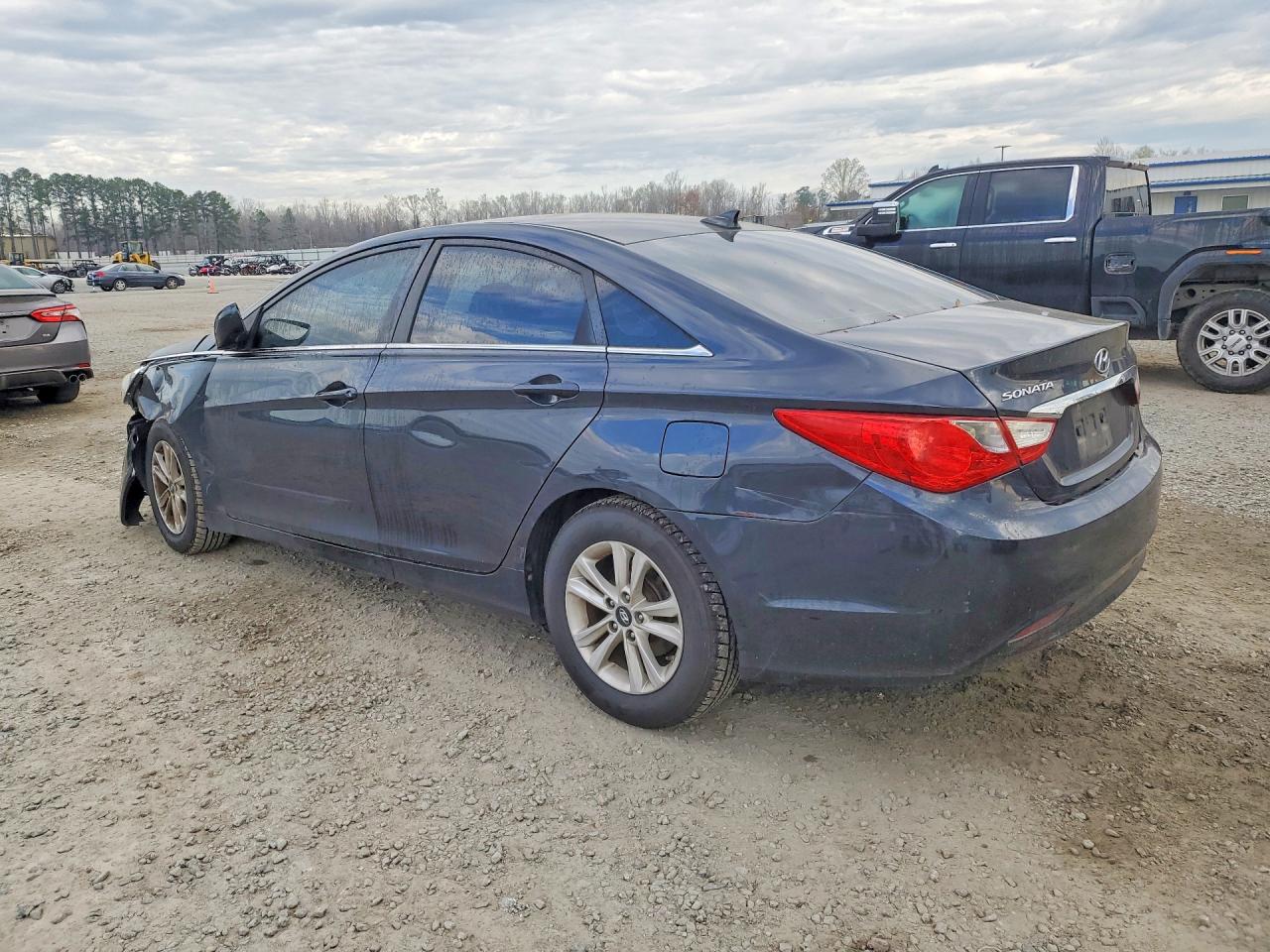 2013 HYUNDAI SONATA GLS photo 2