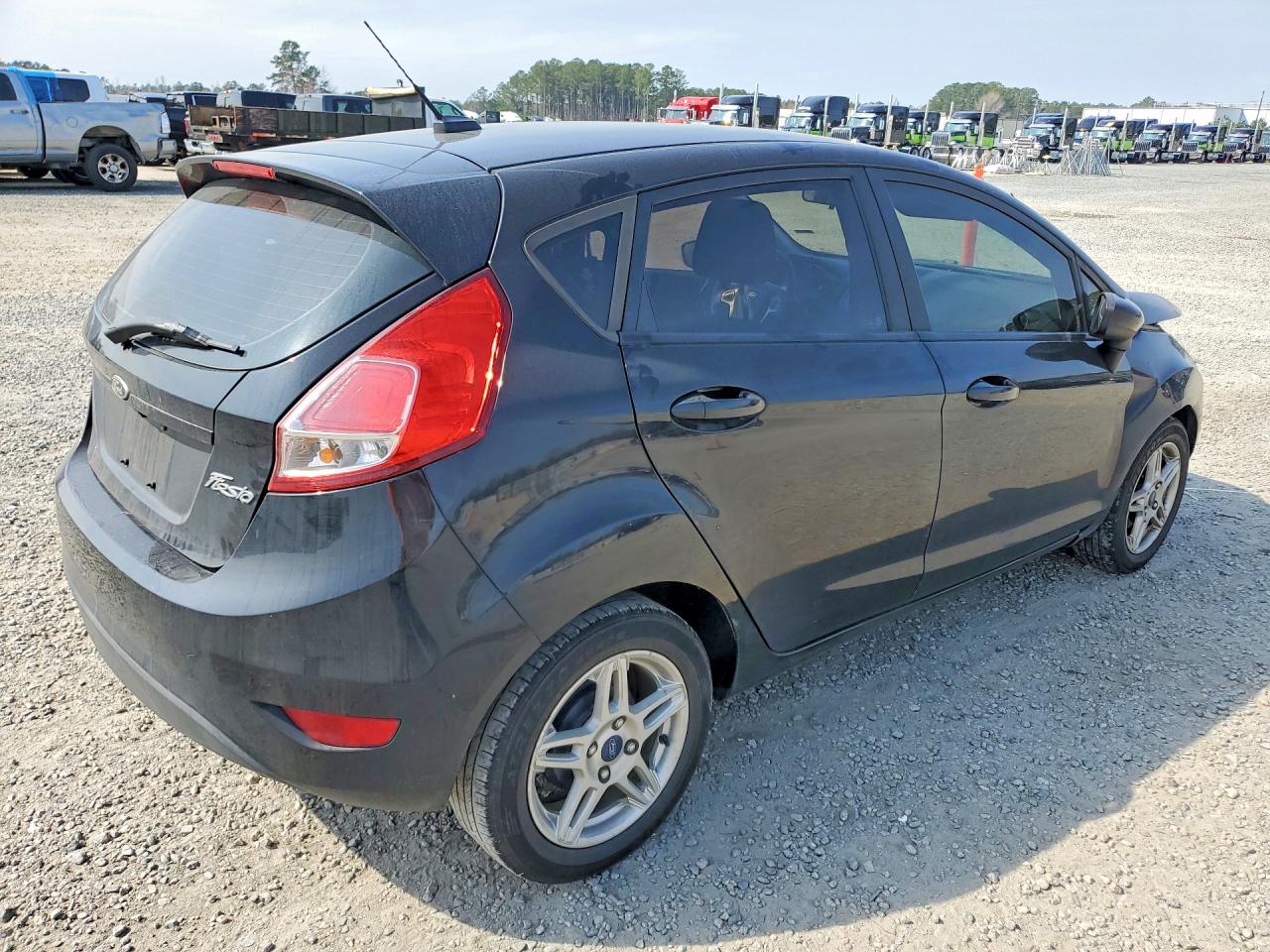 2018 FORD FIESTA SE photo 5