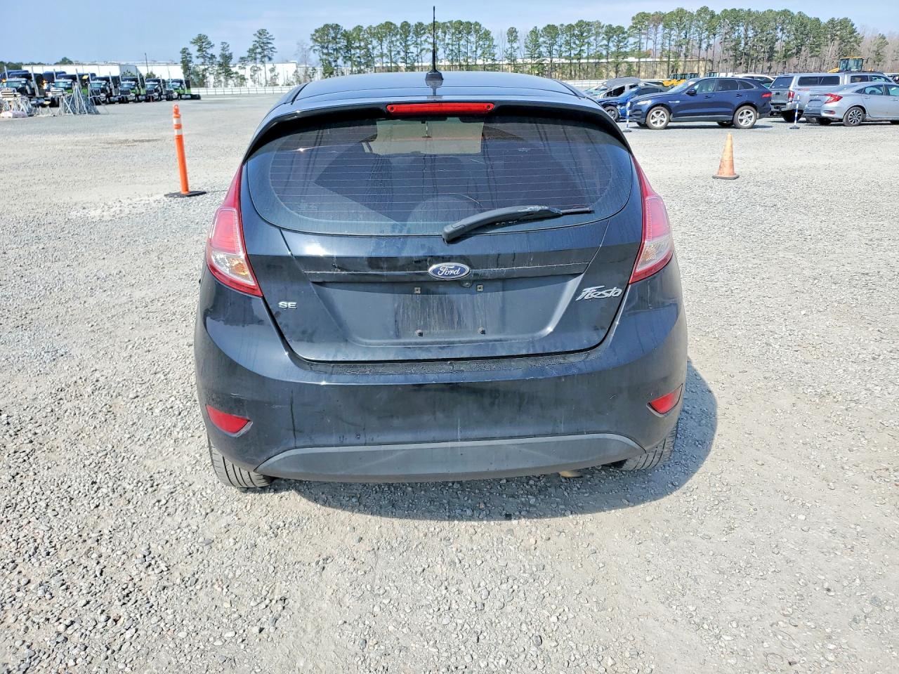 2018 FORD FIESTA SE photo 11
