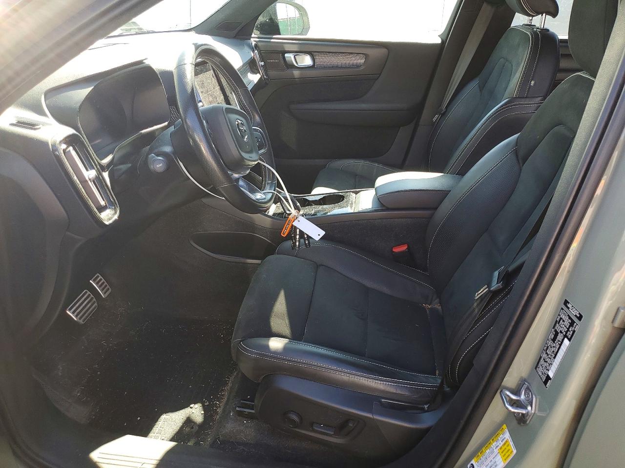 2021 VOLVO XC40 RECHARGE photo 7