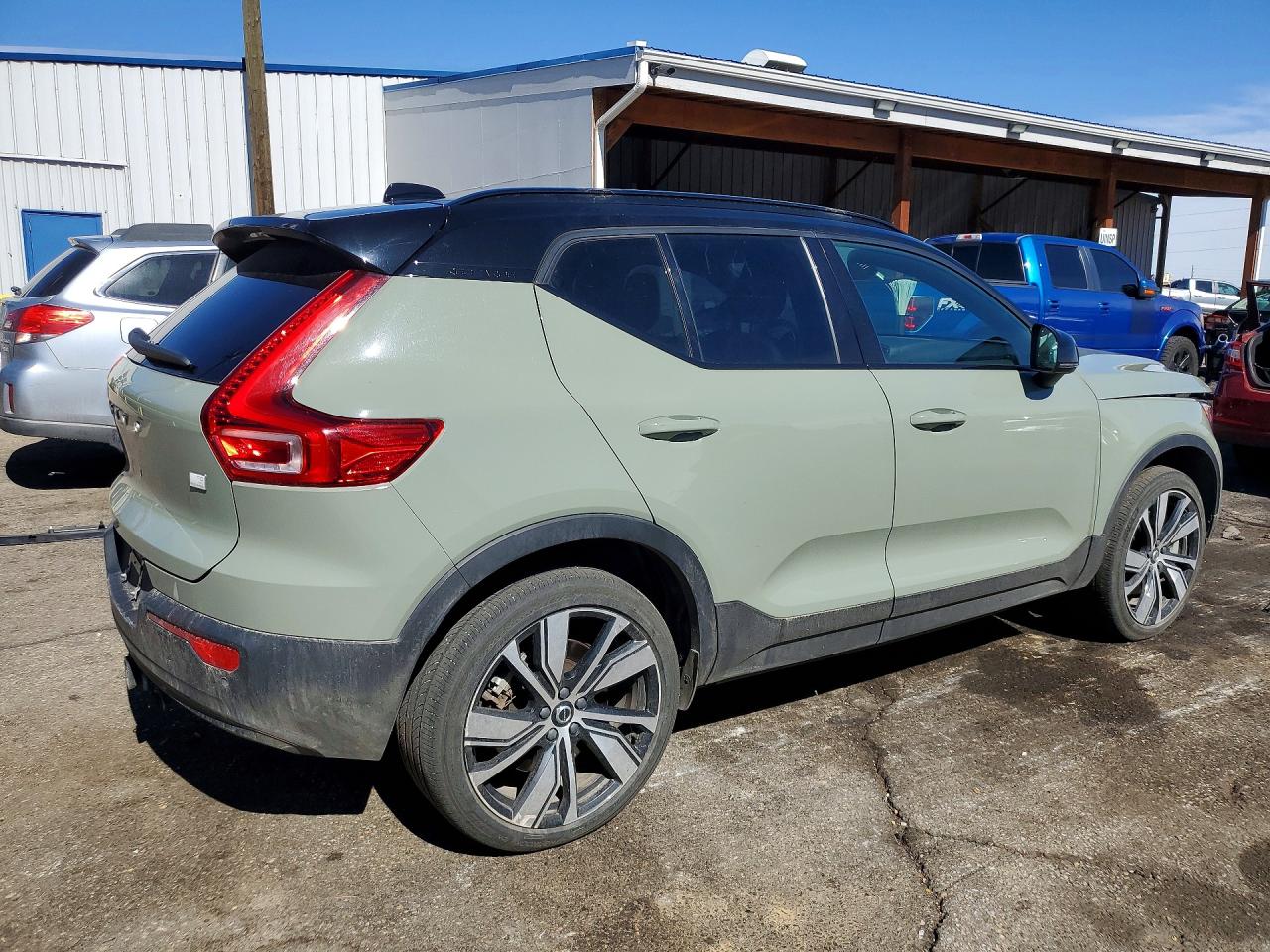 2021 VOLVO XC40 RECHARGE photo 3