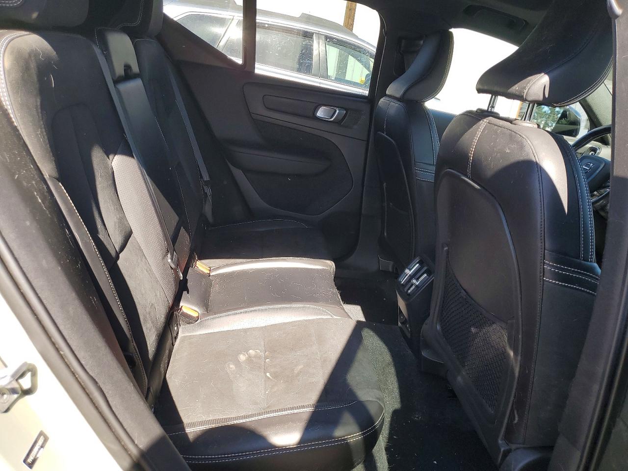 2021 VOLVO XC40 RECHARGE photo 11