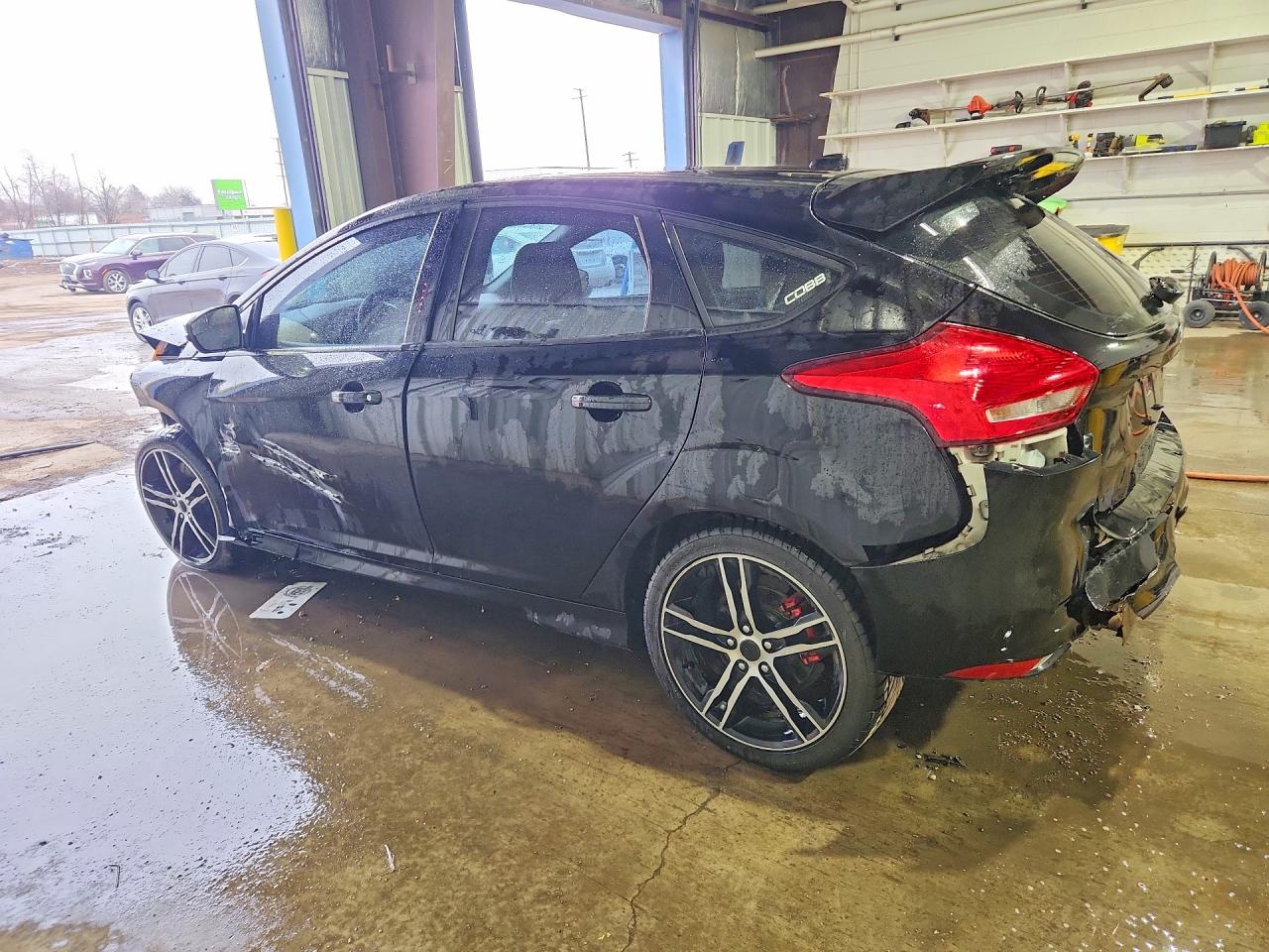2018 FORD FOCUS ST photo 2