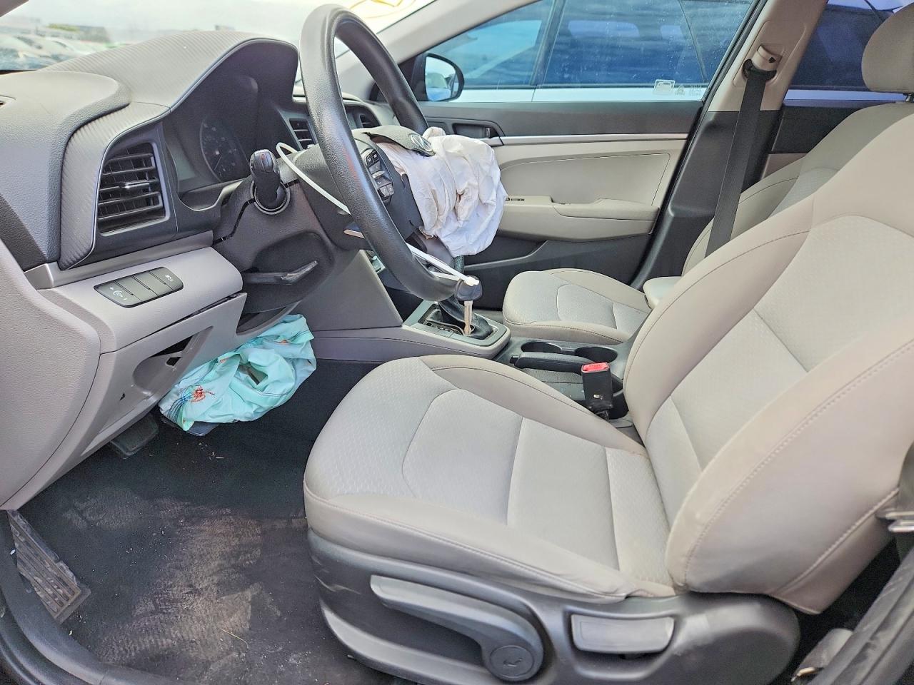 2019 HYUNDAI ELANTRA SE photo 13