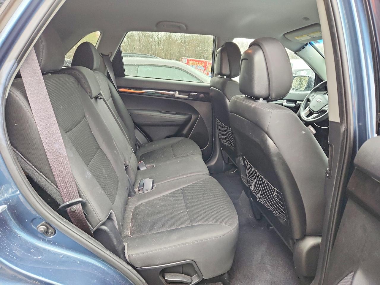 2015 KIA SORENTO LX photo 28