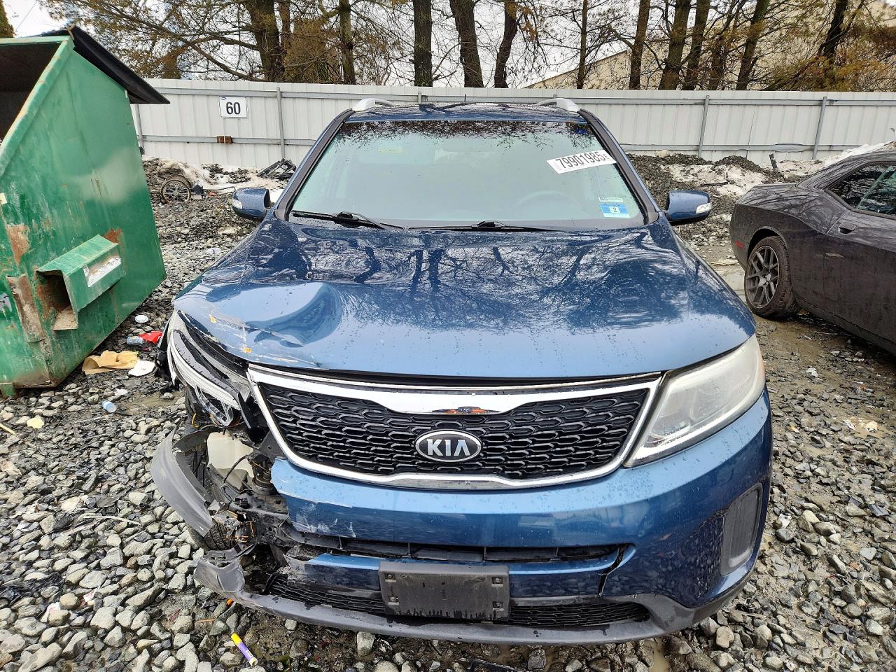 2015 KIA SORENTO LX photo 13