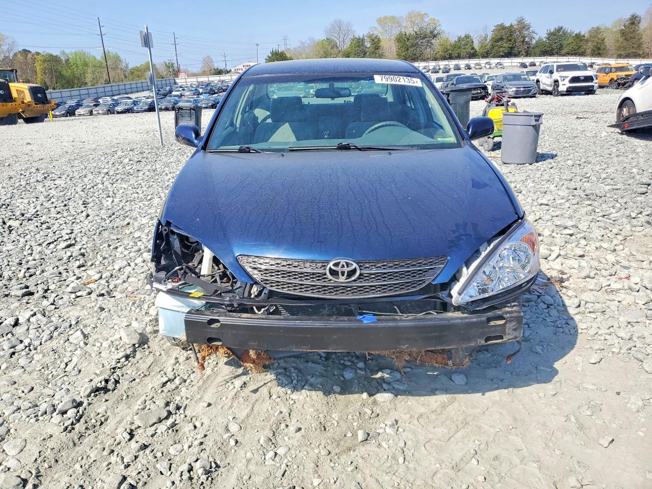 2004 TOYOTA CAMRY LE photo 9