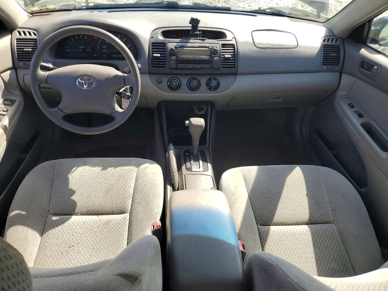 2004 TOYOTA CAMRY LE photo 15