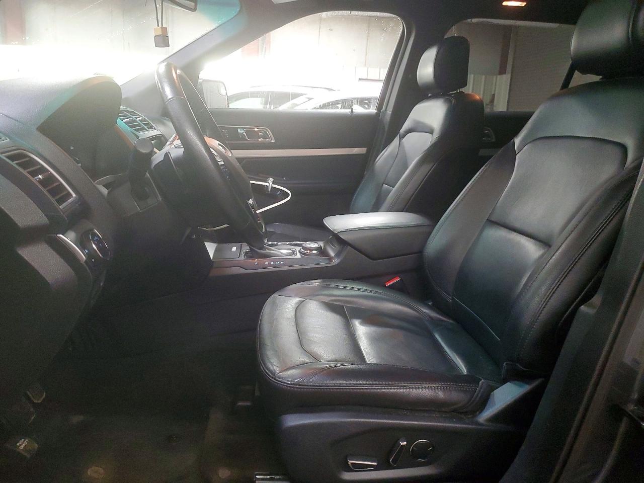 2017 FORD EXPLORER photo 7