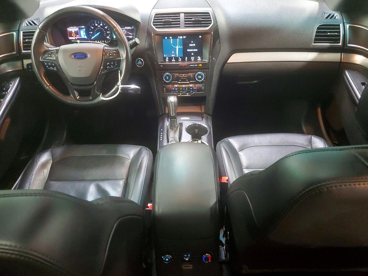 2017 FORD EXPLORER photo 8
