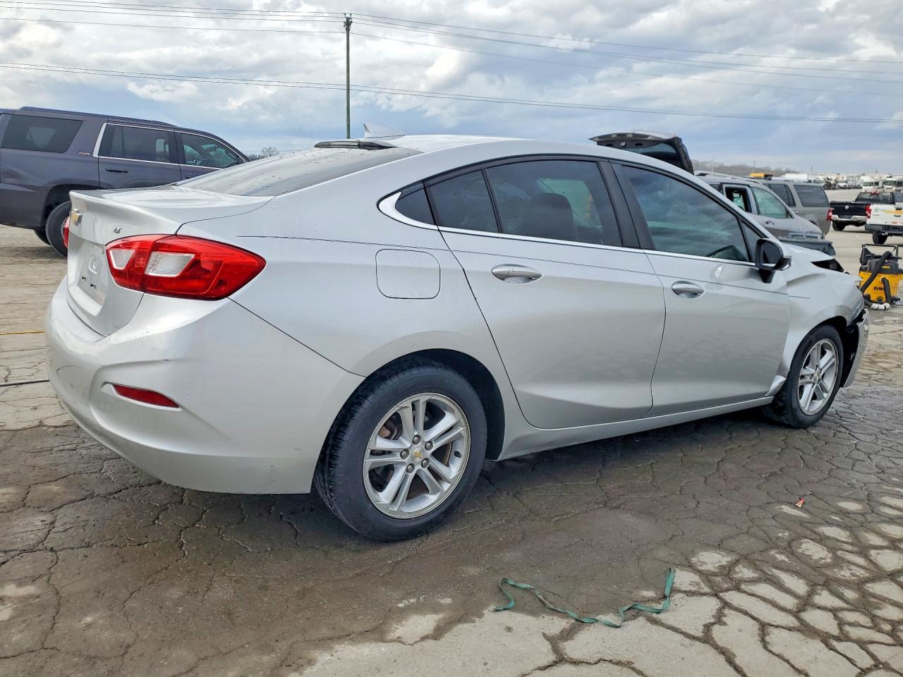 2016 CHEVROLET CRUZE LT photo 3
