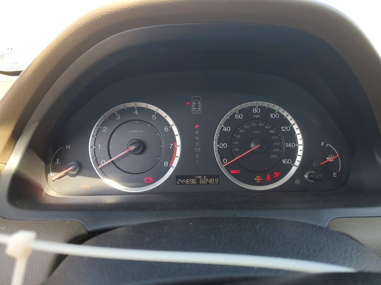 2010 HONDA ACCORD photo 9