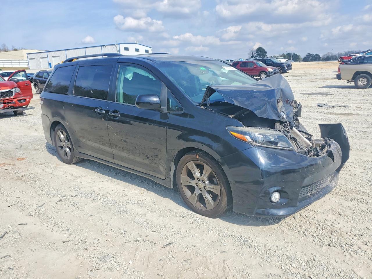 2016 TOYOTA SIENNA SE PREMIUM 8-PASSENGER photo 7