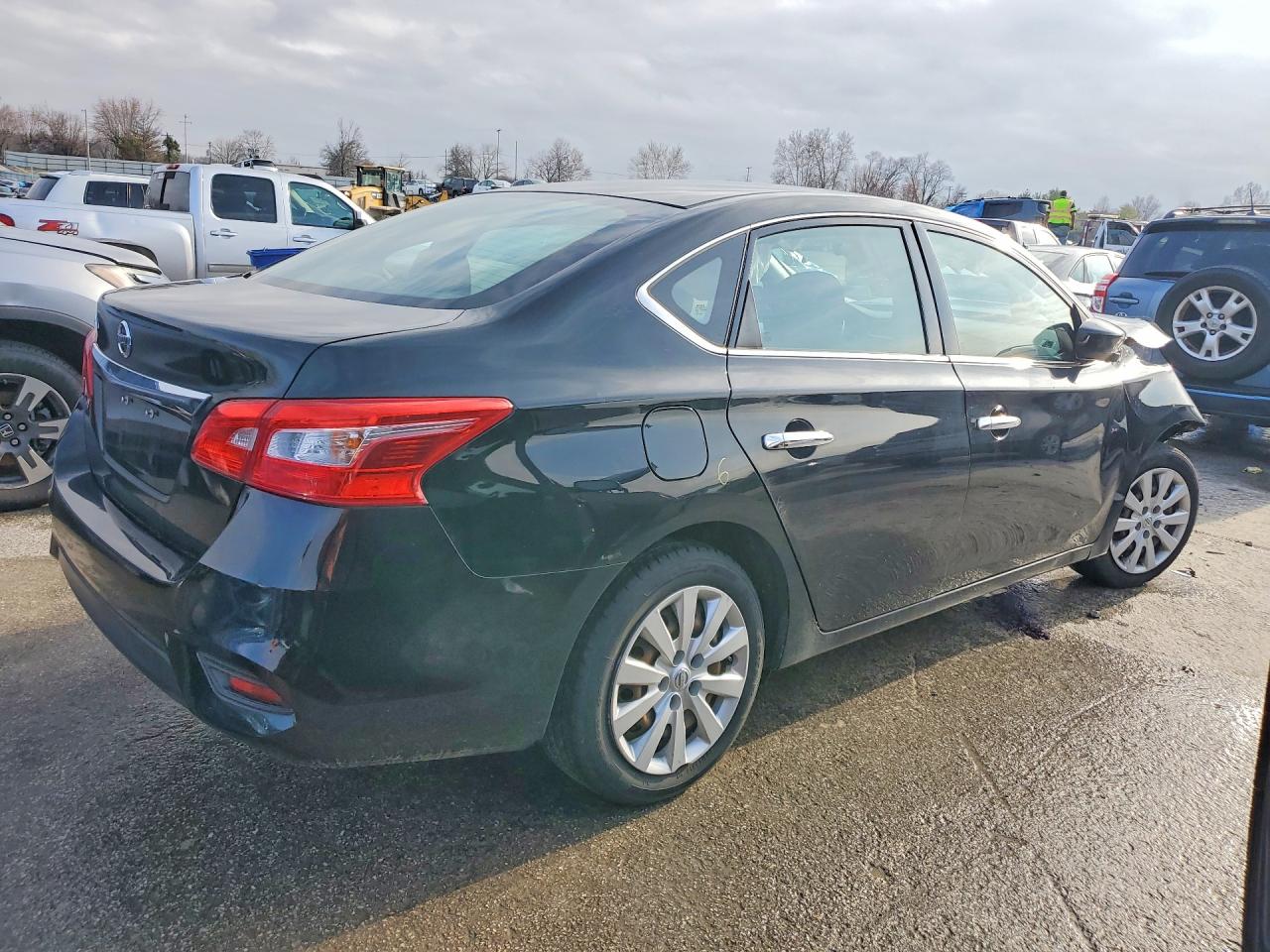 2016 NISSAN SENTRA S photo 3