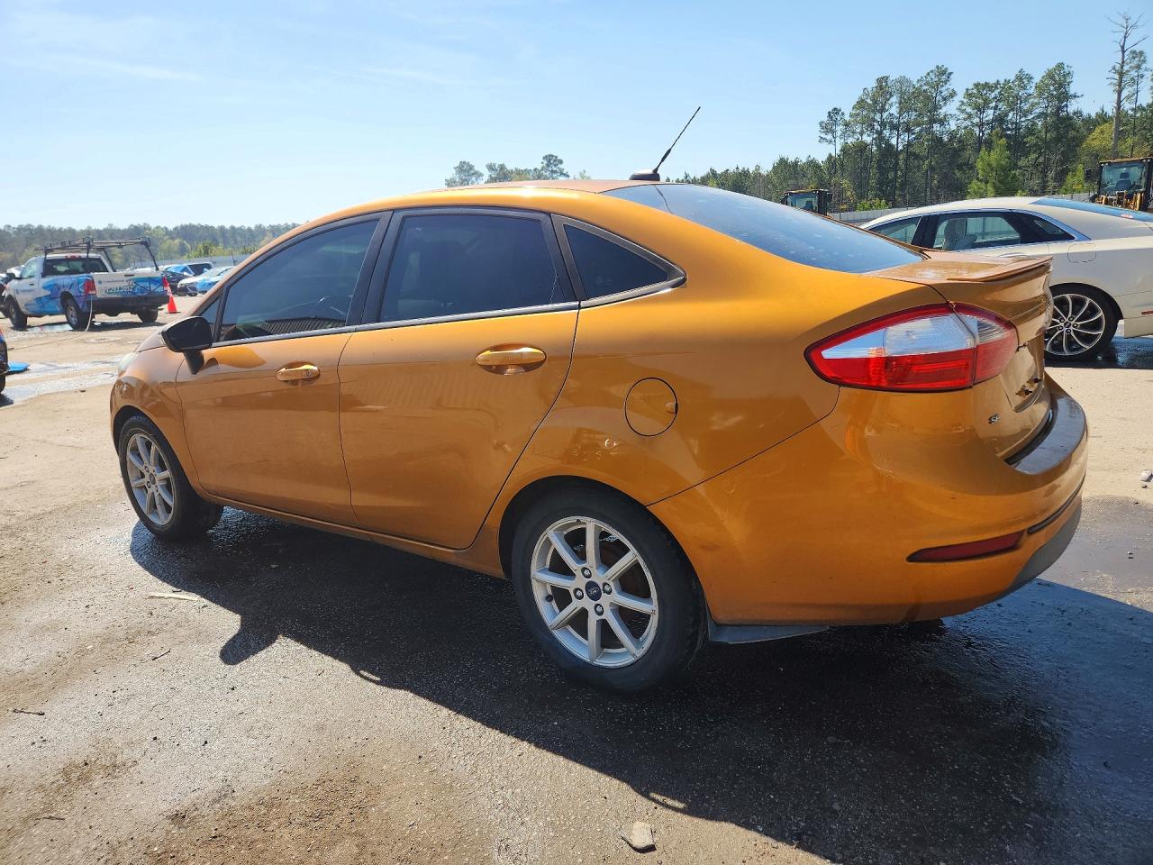 2016 FORD FIESTA SE photo 3