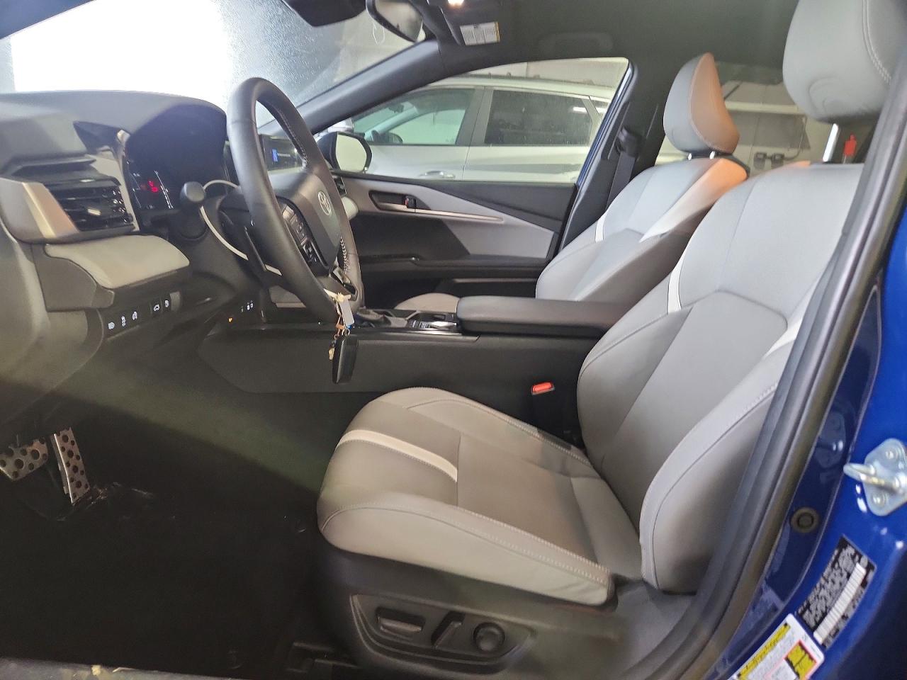 2025 TOYOTA CAMRY SE photo 7
