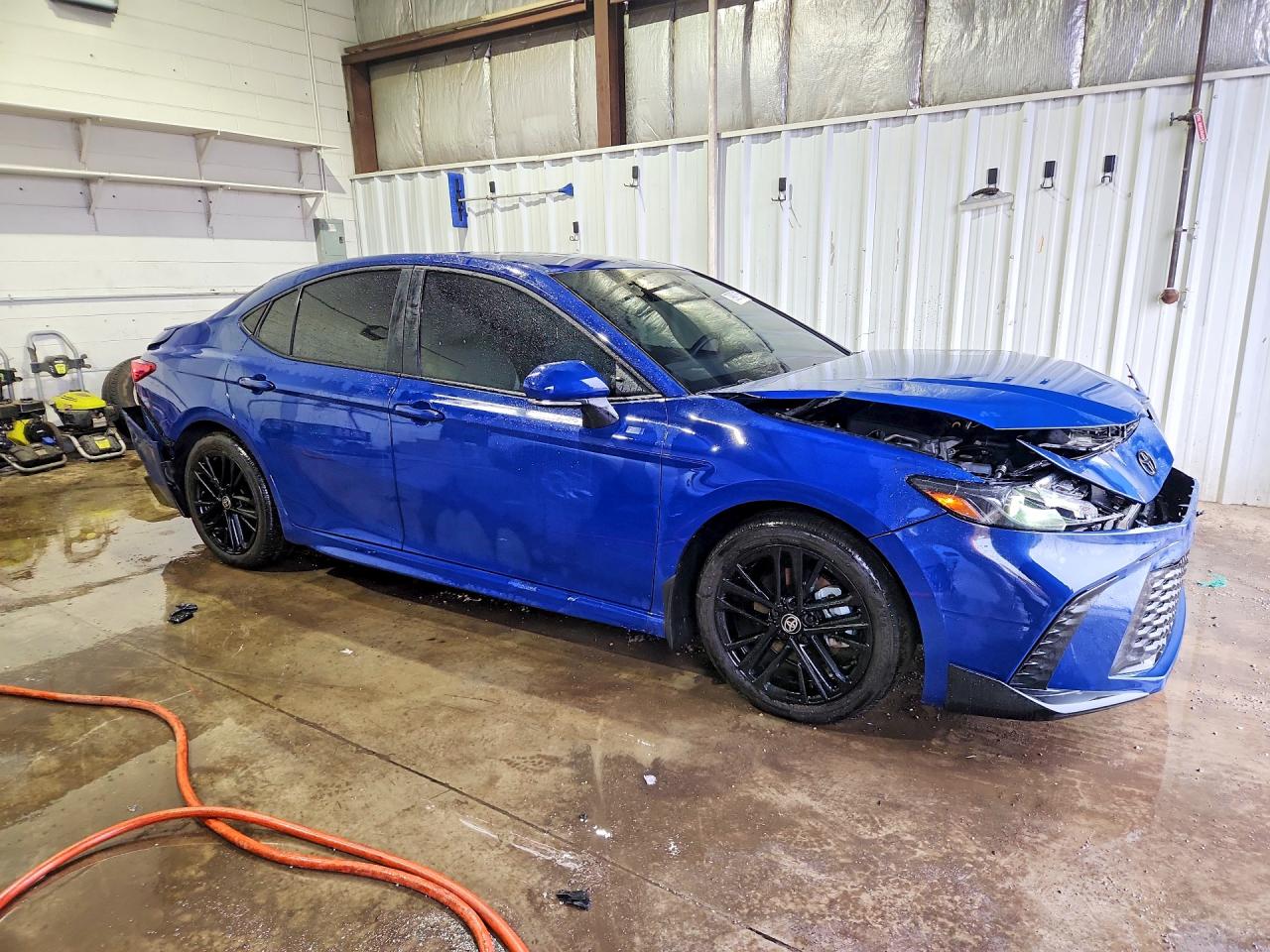 2025 TOYOTA CAMRY SE photo 4