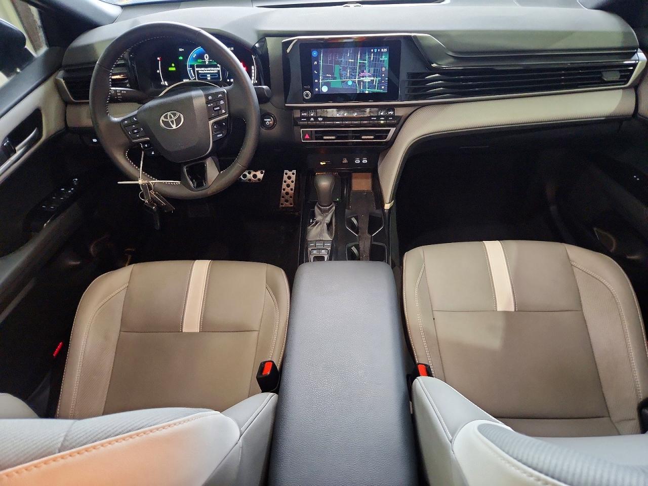 2025 TOYOTA CAMRY SE photo 8
