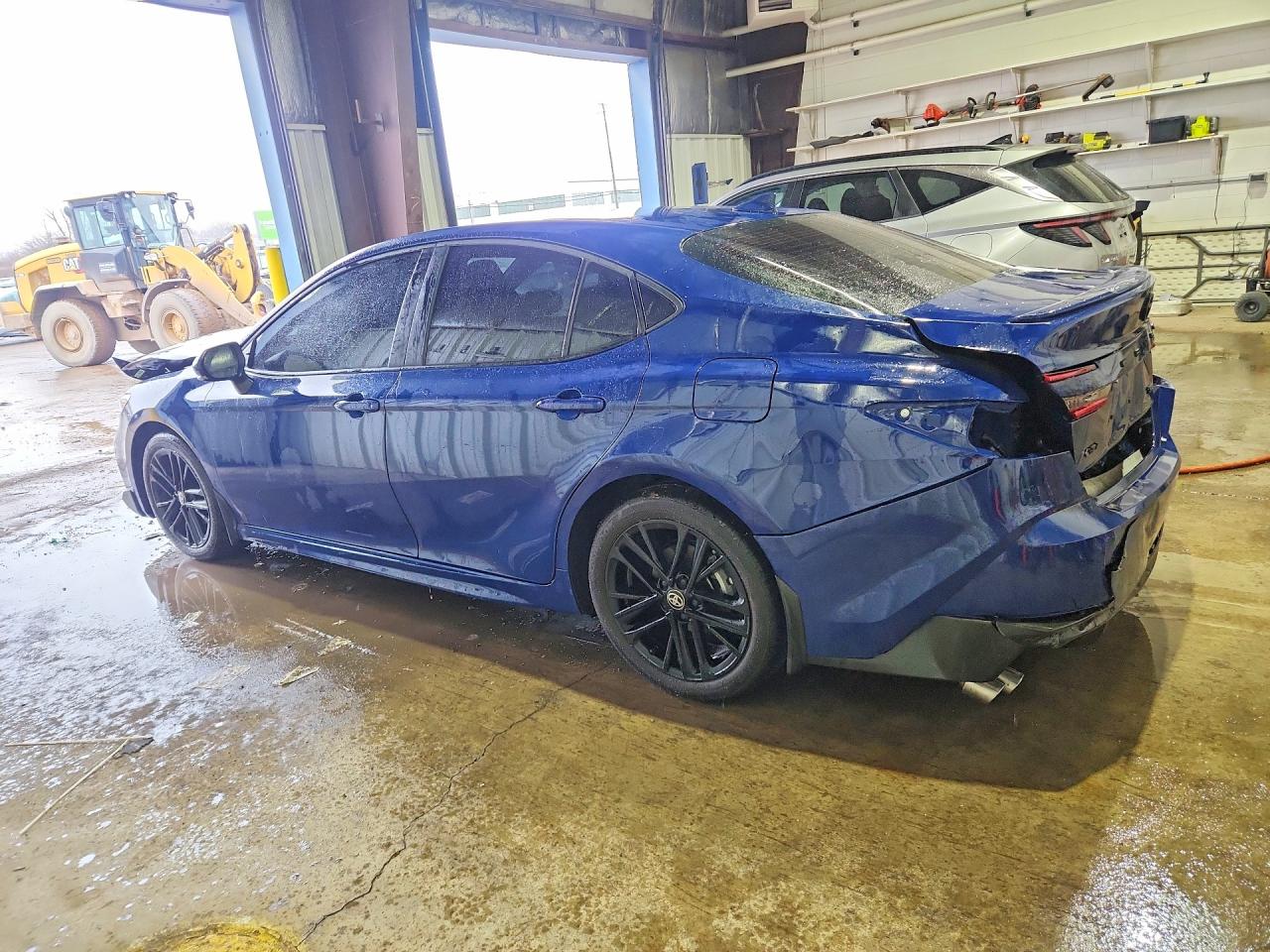 2025 TOYOTA CAMRY SE photo 2