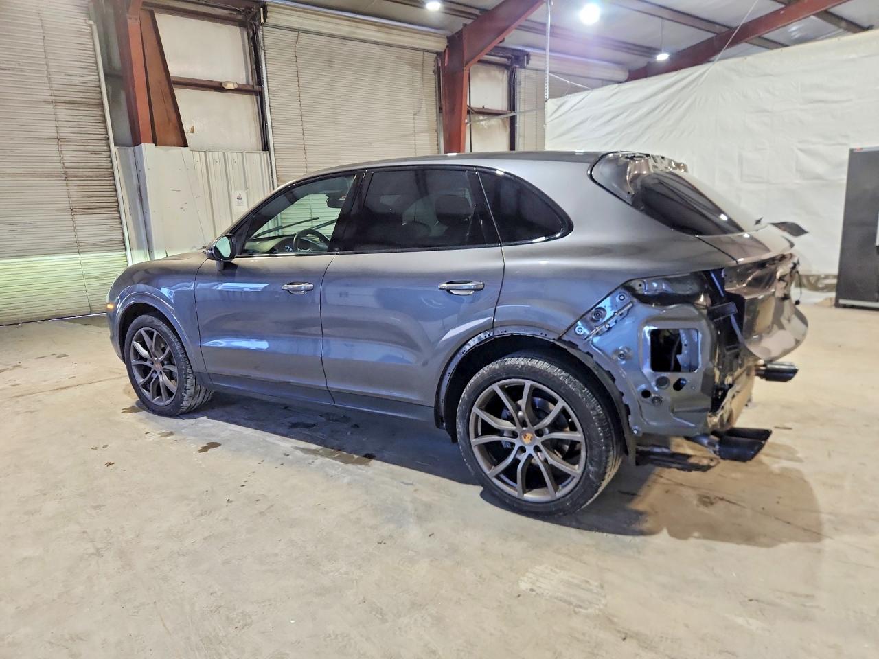 2022 PORSCHE CAYENNE S photo 4