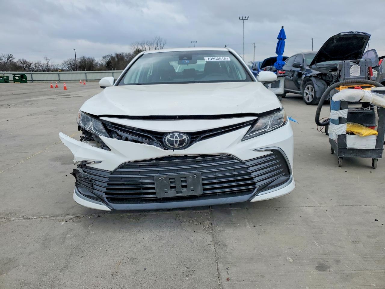 2021 TOYOTA CAMRY LE photo 13