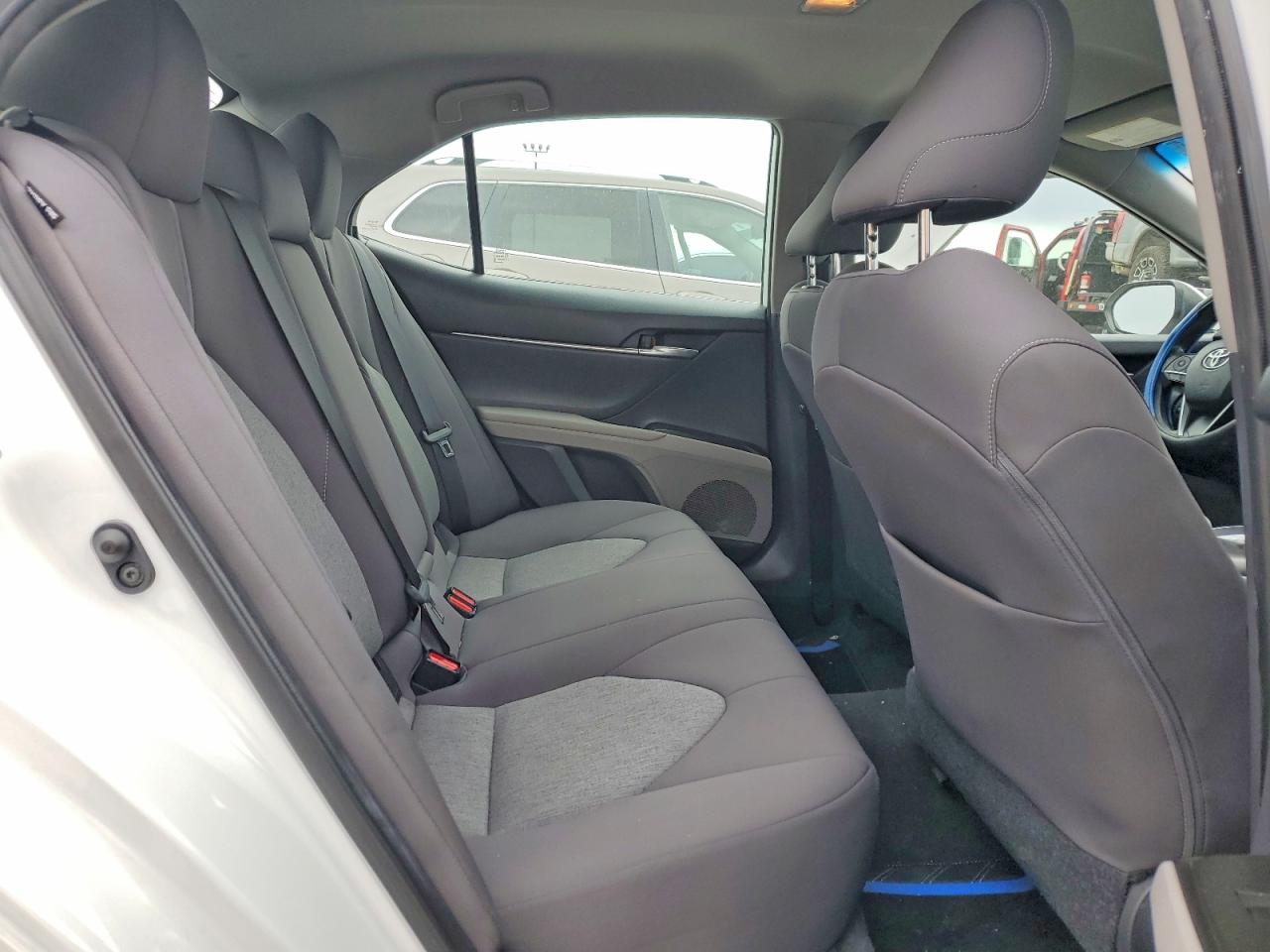 2021 TOYOTA CAMRY LE photo 28