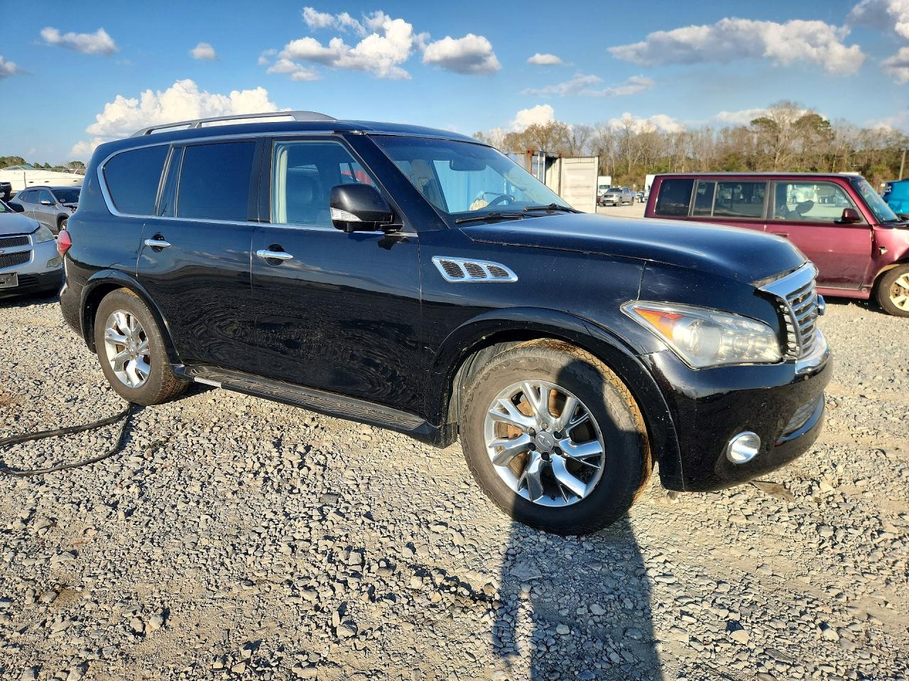 2011 INFINITI QX56 photo 10