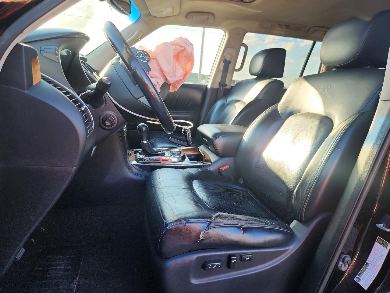 2011 INFINITI QX56 photo 19
