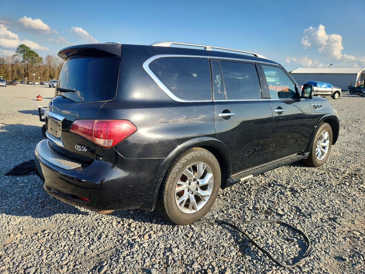 2011 INFINITI QX56 photo 7
