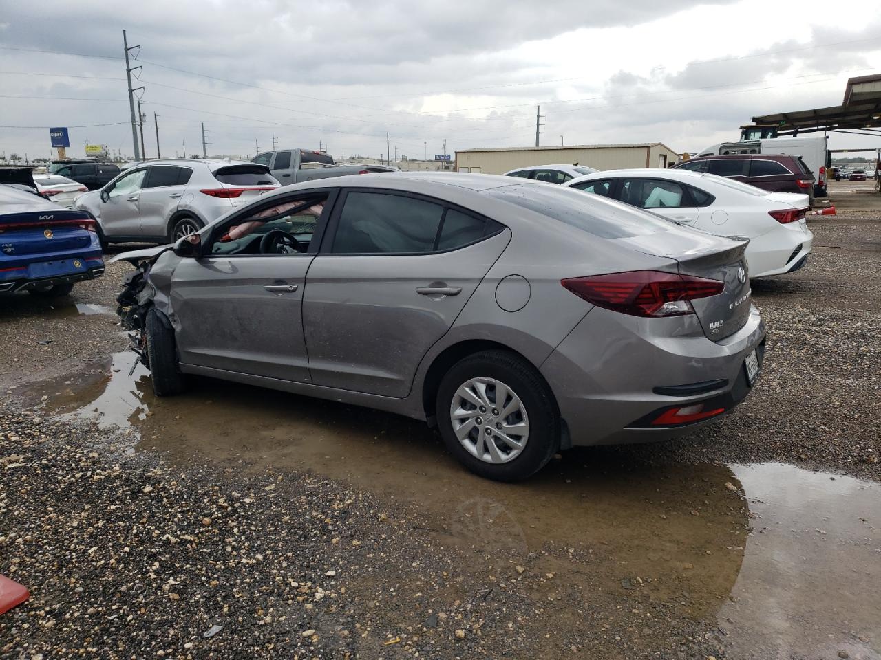 2020 HYUNDAI ELANTRA photo 2
