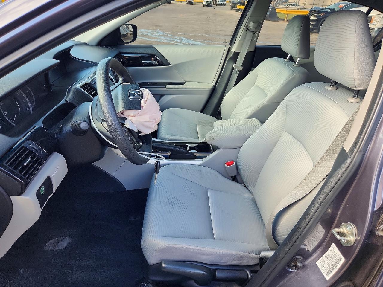 2016 HONDA ACCORD LX photo 19