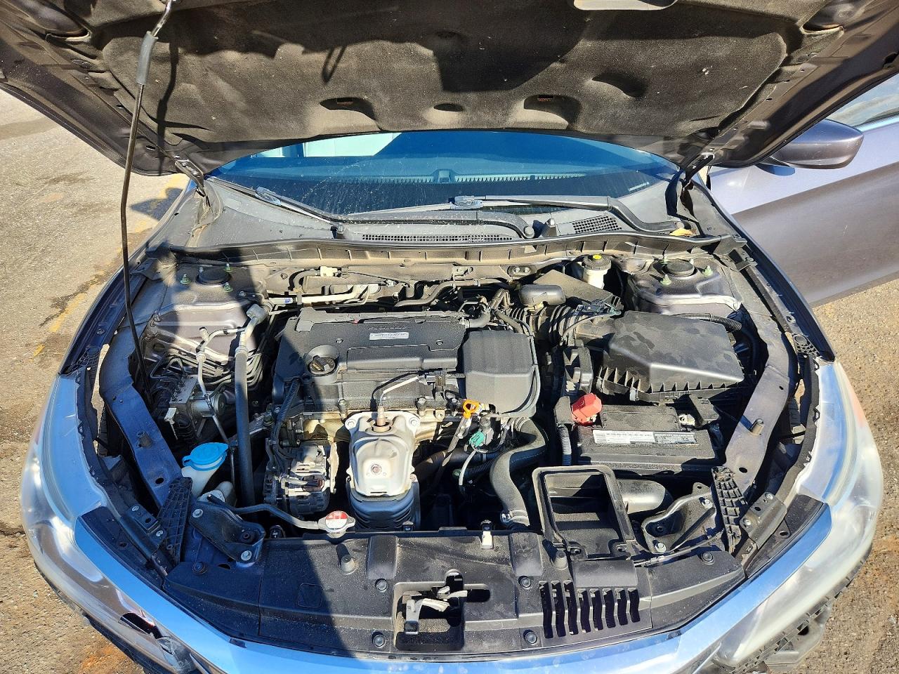 2016 HONDA ACCORD LX photo 31