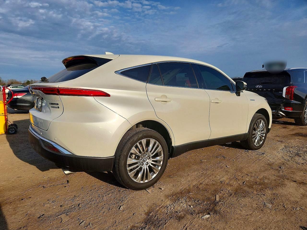 2021 TOYOTA VENZA LIMITED photo 3