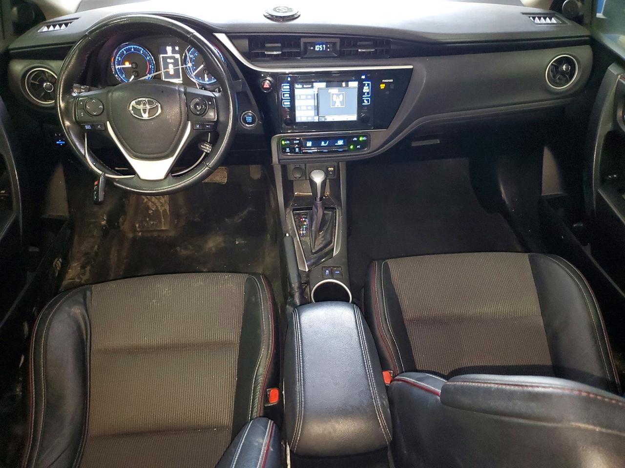 2017 TOYOTA COROLLA photo 15