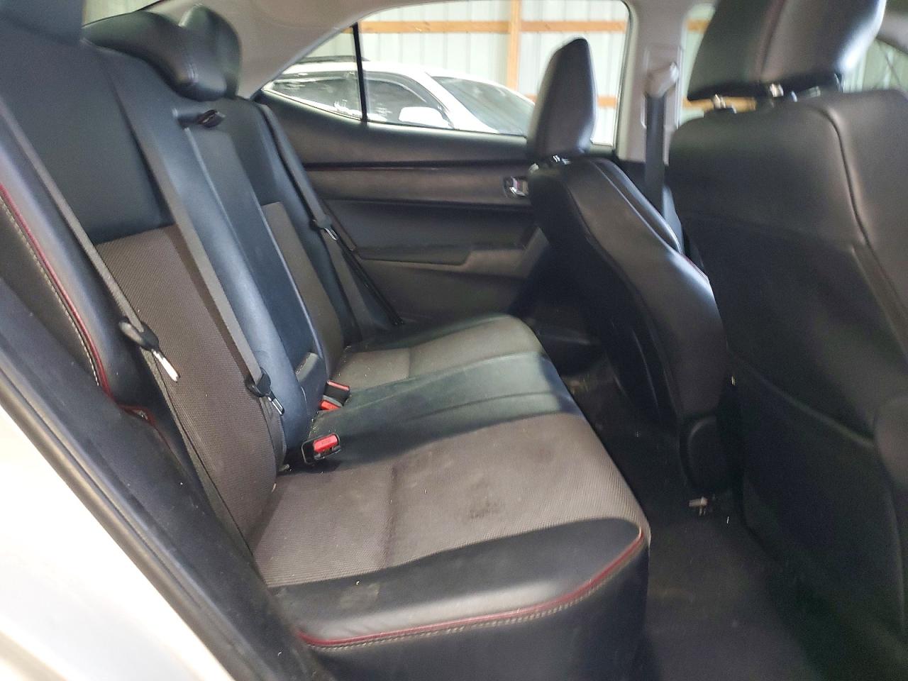 2017 TOYOTA COROLLA photo 19