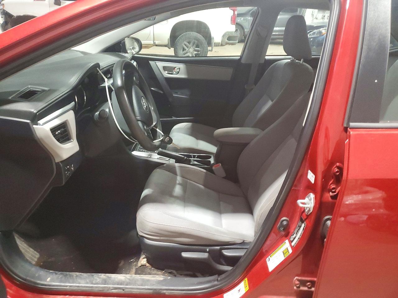 2015 TOYOTA COROLLA L photo 13