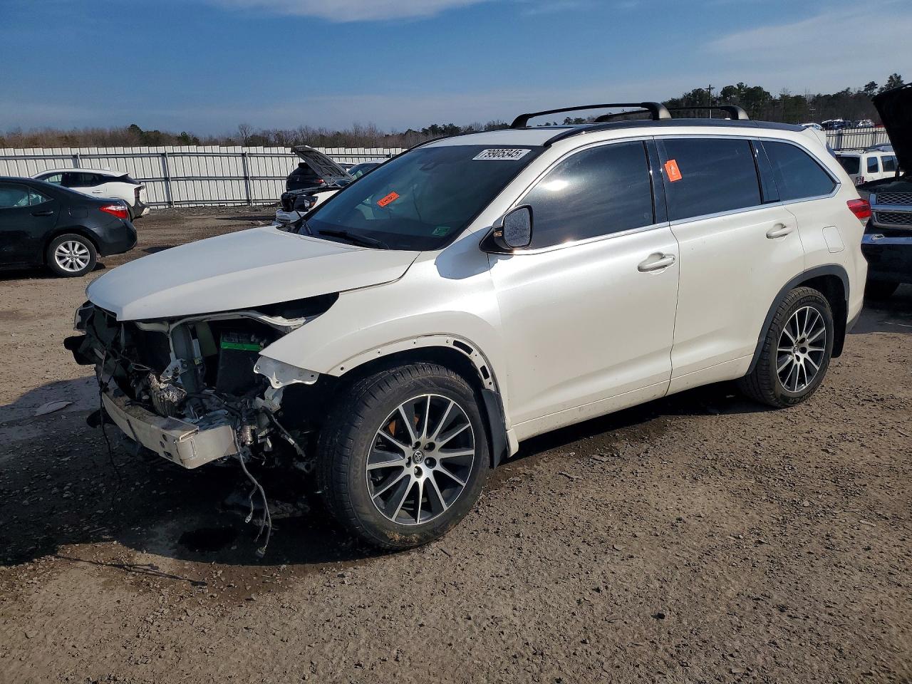 2017 TOYOTA HIGHLANDER