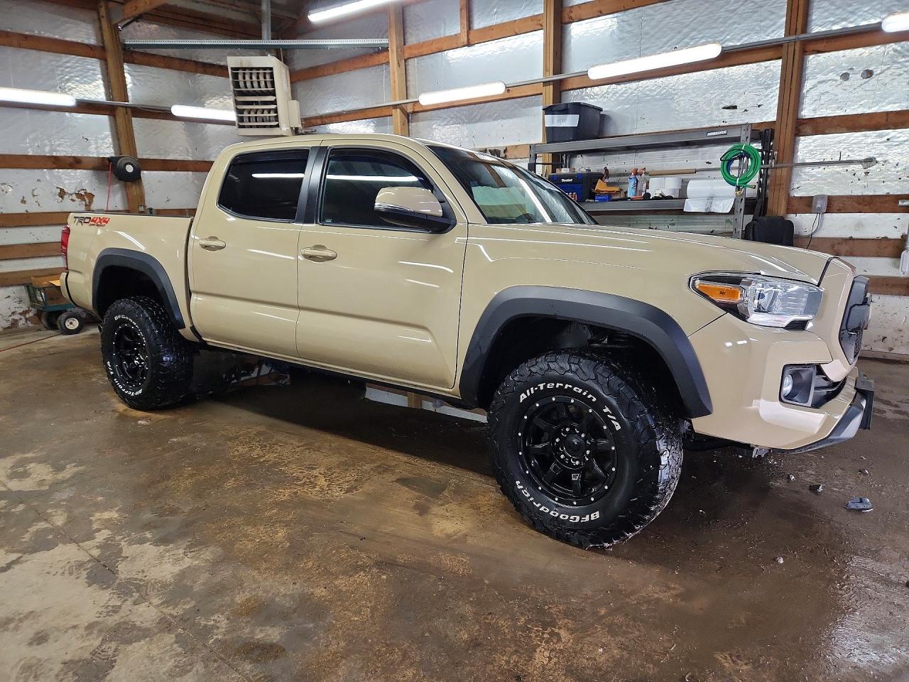 2017 TOYOTA TACOMA TRD OFF-ROAD photo 4